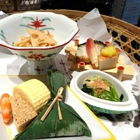 和食 浮橋 - 花籠盛り