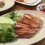 タイ国専門食堂 - 豚トロの炙り。パクチーが進みます❤︎