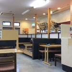 四代目横井製麺所 - 店内ガラーン