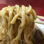ラーメン二郎 - 麺箸上げ