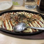 想作ダイニング 縁 - 妻の大好きな山芋鉄板も注文してみました。