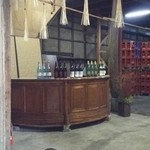 酒蔵の膳処 西蔵 - 自由に酒蔵を見学したり試飲もできます。