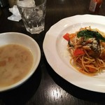 月とパスタ - 野菜たっぷり農家風ｽﾊﾟｹﾞｯﾃｨ