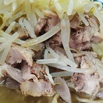 ラーメン二郎 - 豚はほぐし豚になっちゃってました(^^;