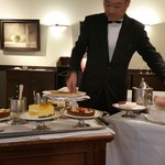 マノワール・ディノ - 