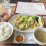 ewalu - 日替わりランチ700円ドリンク付ですよ〜