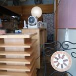 ポークたまごおにぎり本店 - 入口～店内