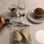 Lufthansa Business Lounge - 