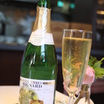 ウシマル - 100％ぶどうのスパークリングジュース