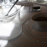 ウシマル - デザートカップの中にはサプライズ