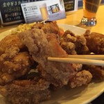 鉄板酒場 どんまい - 唐揚げ定食
            サクッと揚がってる