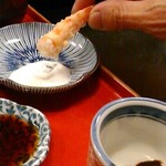 天兼 - [料理] えび天を塩で食す。
