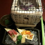 箱根　弓庵 - 造里：寒鰤とトロ、からすみ、タケノコ、生麩、をささっと焼いて、ポン酢でいただきます
