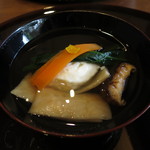 Yonekura - お椀 ハタの真薯 庄内麩 椎茸炭火焼き