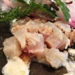 ラ・リューン - メニューＡ 2625円 の紫大根と真アジのタルタル レフォール風味　新玉葱のソース