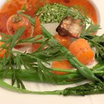 ラ・リューン - メニューＡ 2625円 の酵素ポークのポワレ 初夏の実山椒と緑のピューレ