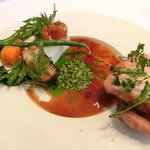 ラ・リューン - メニューＡ 2625円 の酵素ポークのポワレ 初夏の実山椒と緑のピューレ