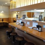 極つ庵 - 清潔感のある綺麗な店内