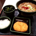 ゆで太郎 - 朝そば（おろし）　温そば、かき揚げ→わかめに変更 330円 + コロッケ（無料クーポン利用）