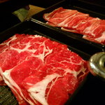 鍋ぞう - お肉は牛と豚。綺麗な色ですね♪