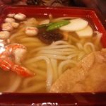 今吉 - 重箱うどん(白つゆ)　前回の赤つゆもおいしかったけど、白つゆもまたうまいっ！！こちらはいつまででも飲んでいたくなるような味わい♪　2017/02/11