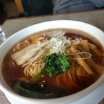 らーめん 鯉次 - 友人の生姜醤油らーめん（大盛）