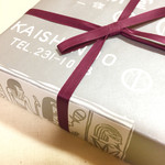 村上開新堂 - 包装紙はエジプトの壁画みたいな柄