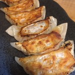 餃子居酒屋 なまらぴりか - 餃子 300yen