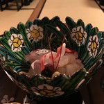 赤坂 菊乃井 - 向付（むこうづけ）：明石天然鯛　伊勢海老　山葵　新海苔