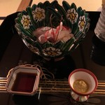 赤坂 菊乃井 - 向付（むこうづけ）：明石天然鯛　伊勢海老　山葵　新海苔