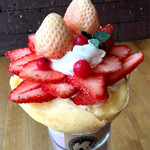 クレープリー チロル - プレオープン限定白いちごクレープ