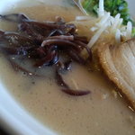 中華料理ラーメン天 - ｽｰﾌﾟは意外とｺｯﾃﾘしてて、濃厚です。ｸｾが無く食べ易い優等生な味。