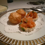マノワール・ディノ - カナッペとチーズ風味のシュー