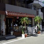 美ら風南風 - お店の概観です。 沖縄のお店らしくなっていますよね。