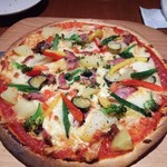 Cucina KAMEYAMA - 野菜いっぱいのピザ