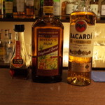 SHOTBAR Q's CASUAL - 