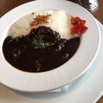 東洋軒 名古屋三越店 - 東洋軒ランチ・ブラックカレー(ハーフ)　洋食カレーならではのフルーティーさはもちろん、スパイスの辛味もあとからきちんと感じられる逸品☆☆☆優しく滑らかな口当たり、濃厚な旨味、見た目のインパクト、どれをとっても素晴らしいっ！！　2017/02/18