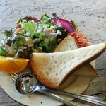 ポタージュセット（パン・ド・ミ、サラダ）