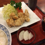 和風レストラン まるまつ 江俣店 - 唐揚げ定食 698円