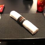 LA TABLE de Joel Robuchon - 料理サーブ前のテーブルセッティング