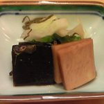 赤坂 詠月 - 穴子の茶漬け 1200円 の塩昆布、白菜漬け、大根醤油漬け