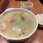 チェゴヤ  - コムタンスープランチ（800円）