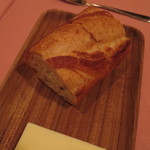 ゴッサム - パンと有塩バター