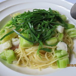 鱸の燻製と宇度川原胡瓜のパスタ