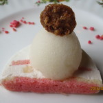 アル・ケッチァーノ - 桃とヨーグルトのセミフレッド