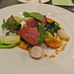 アキヒサ ハンダ - ふらの和牛イチボ肉のポワレ