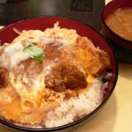Niimura - お昼のかつ丼（味噌汁？付き680円）