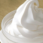 横浜大飯店 - アンニンソフトクリーム　本格杏仁の香りとコクのあるミルクを練りこんだ、“濃厚”を極めたデザートです。