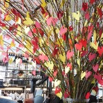 PS.Cafe - 旧正月の飾り。酉年だからさりげなく鶏型。