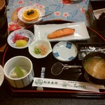 Matsuibekkanhanakanzashi - 朝食